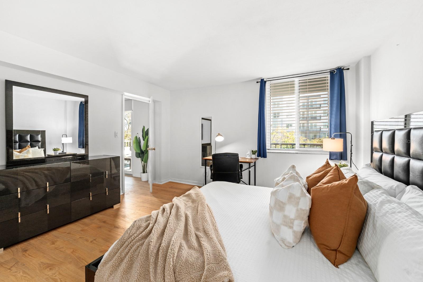 Image 13 of 31 For 201 Laurel Street 310