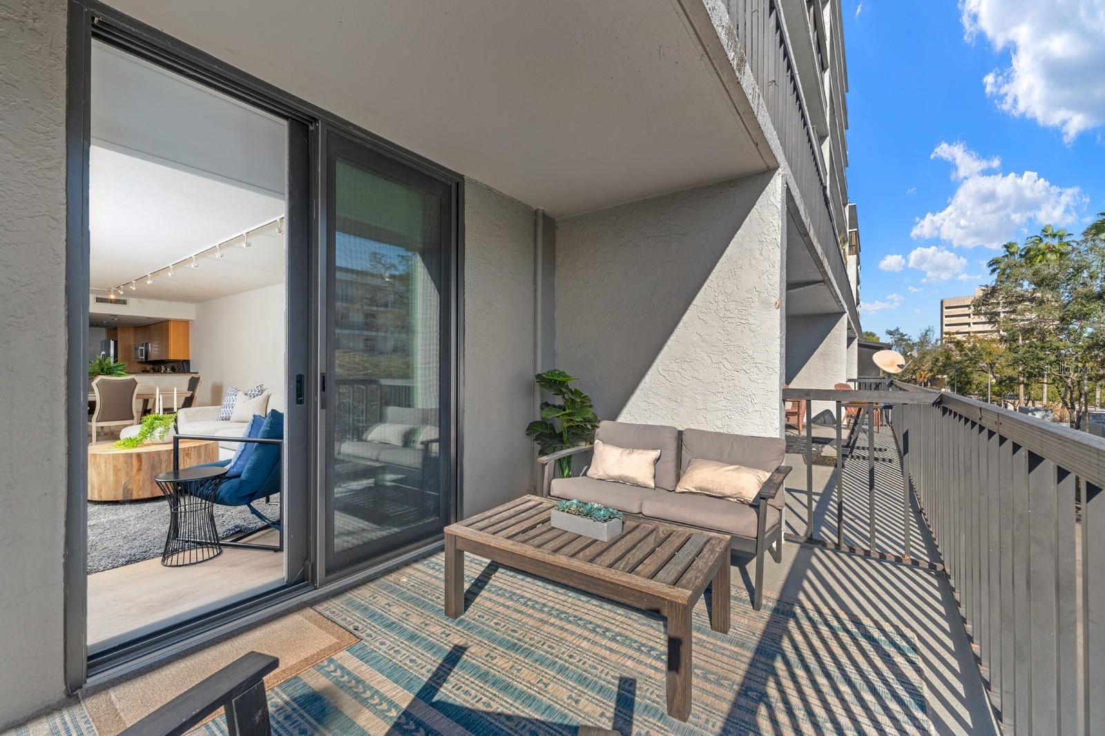 Image 19 of 31 For 201 Laurel Street 310