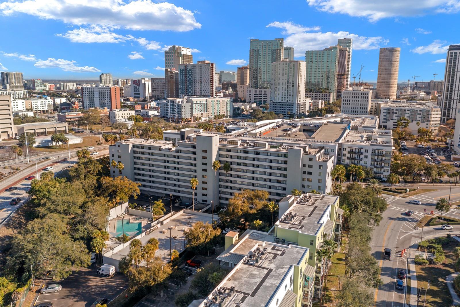 Image 2 of 31 For 201 Laurel Street 310