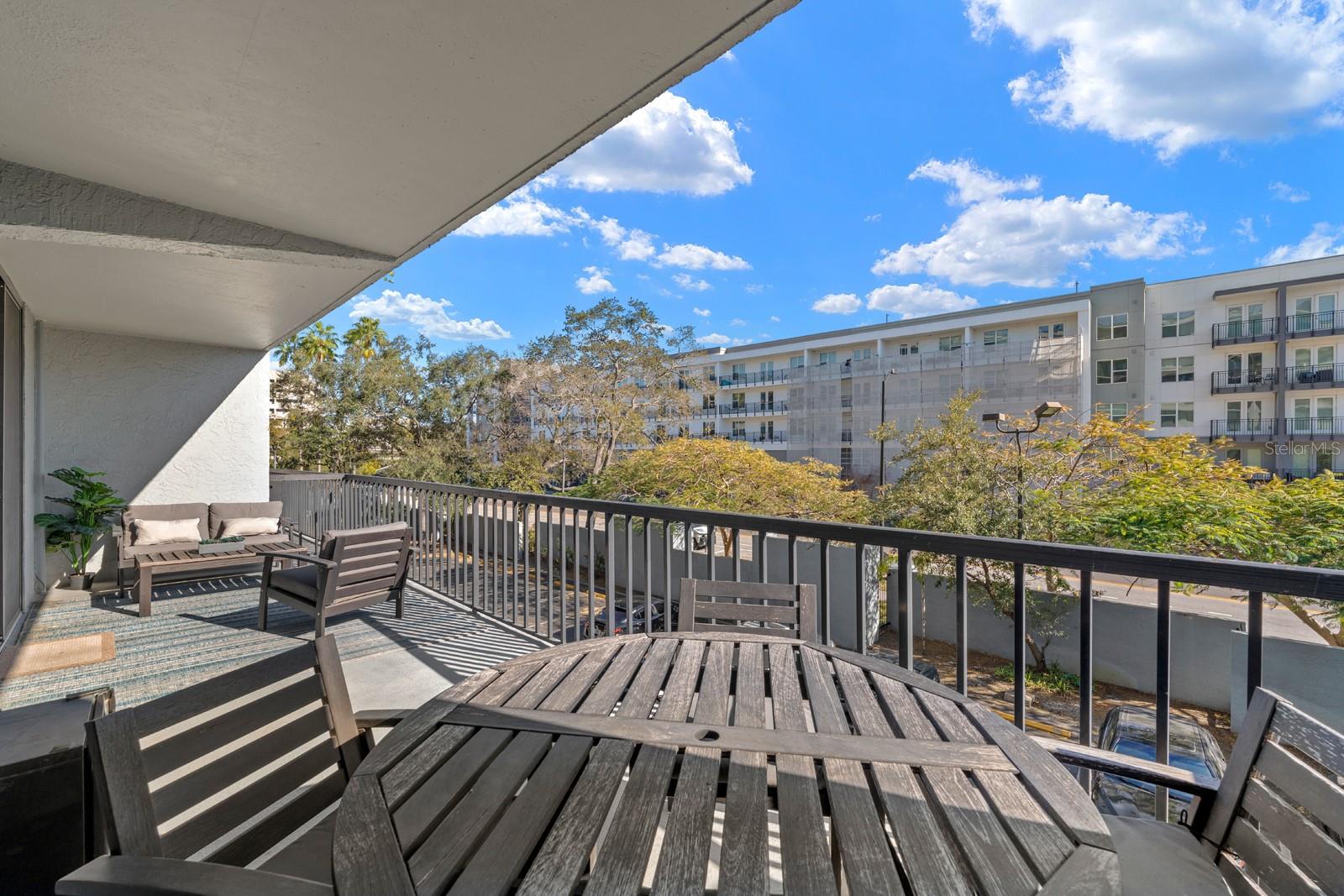 Image 22 of 31 For 201 Laurel Street 310