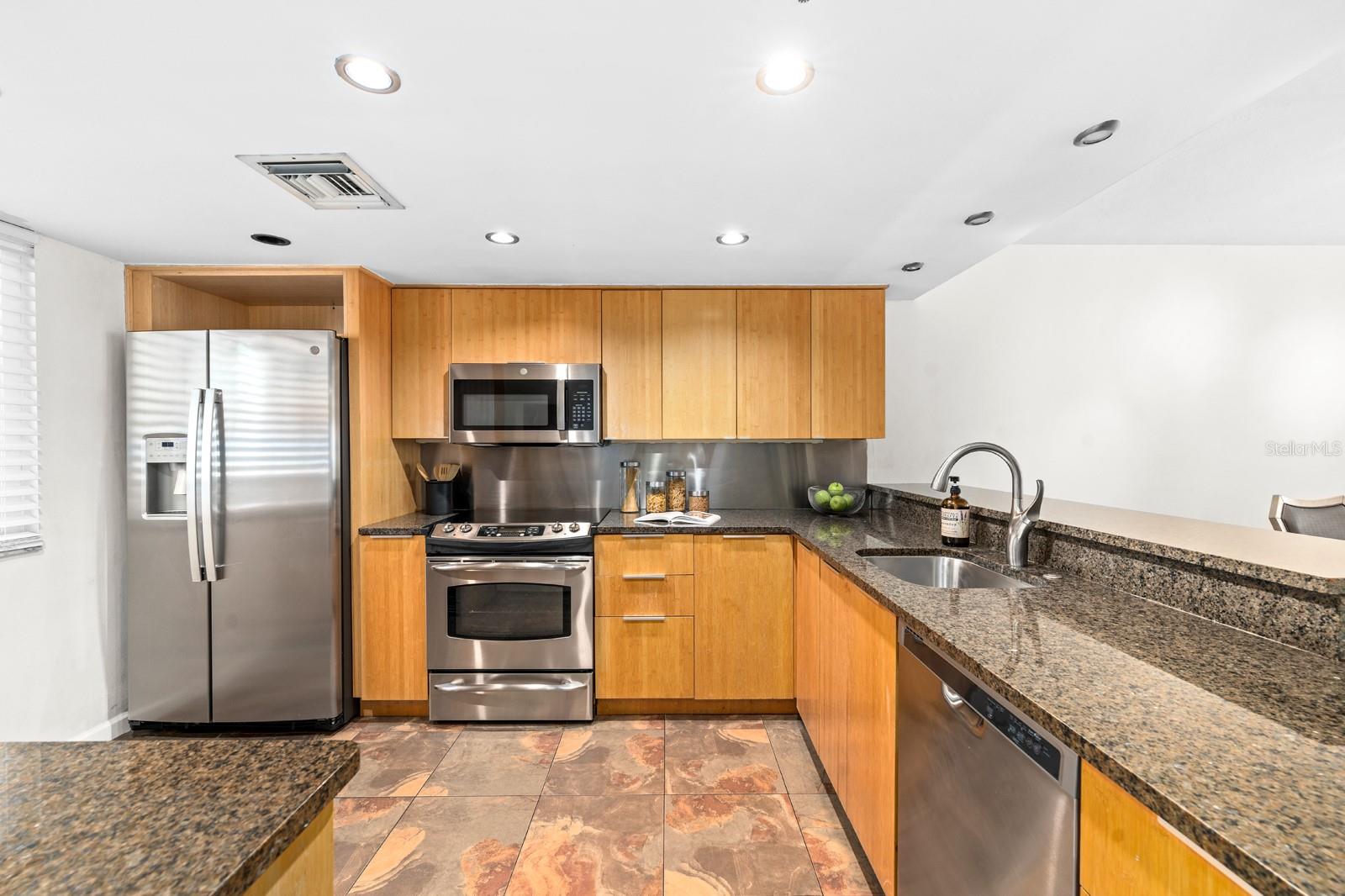 Image 5 of 31 For 201 Laurel Street 310