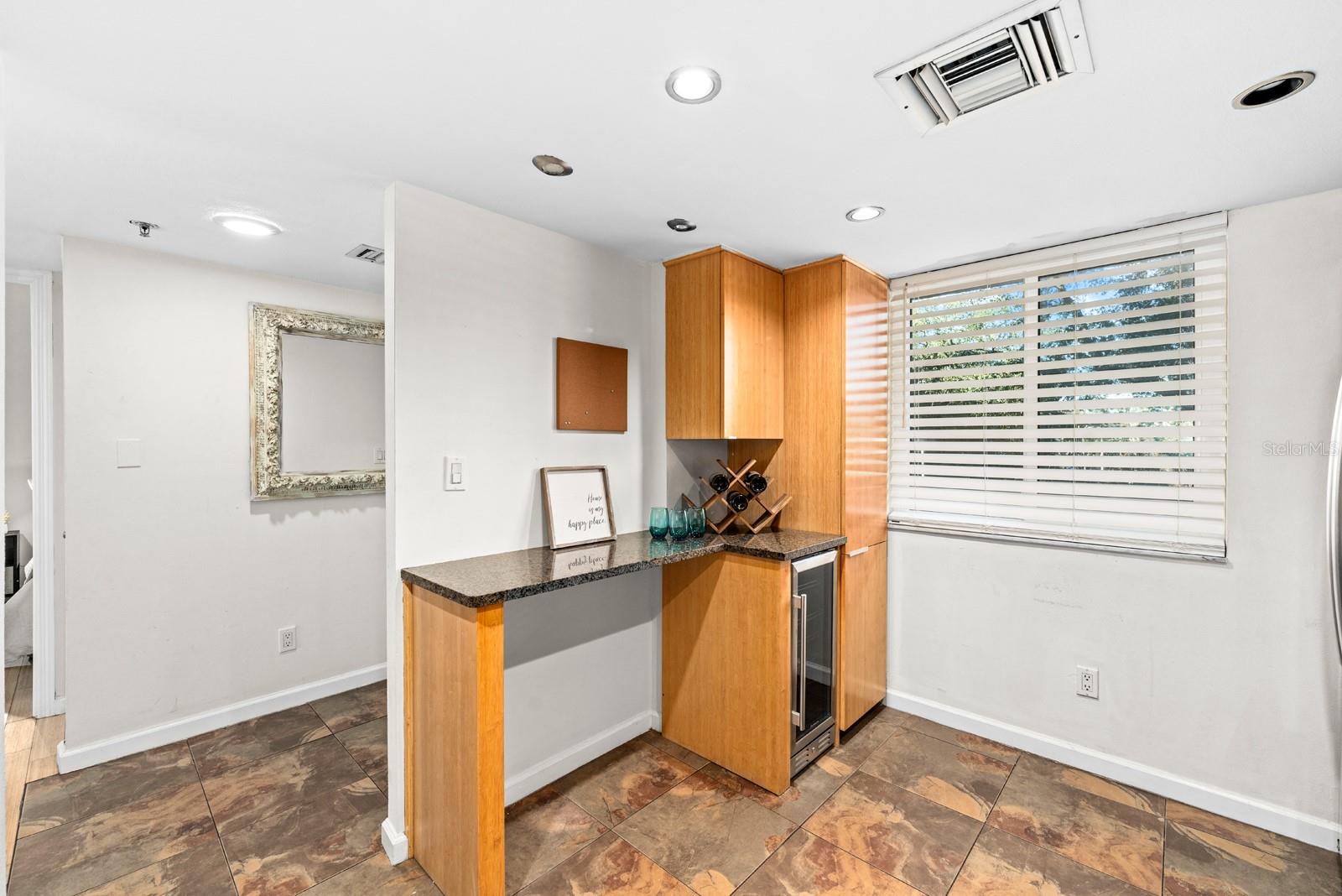 Image 8 of 31 For 201 Laurel Street 310