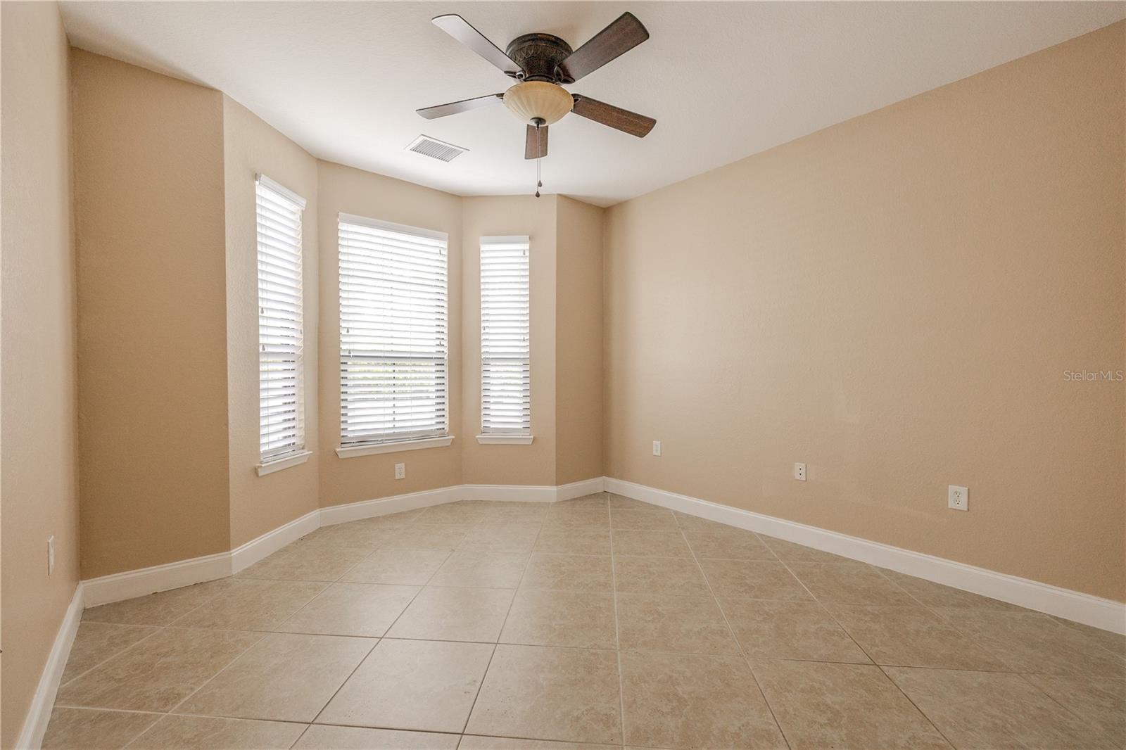 Image 26 of 61 For 2749 Via Cipriani  1010b