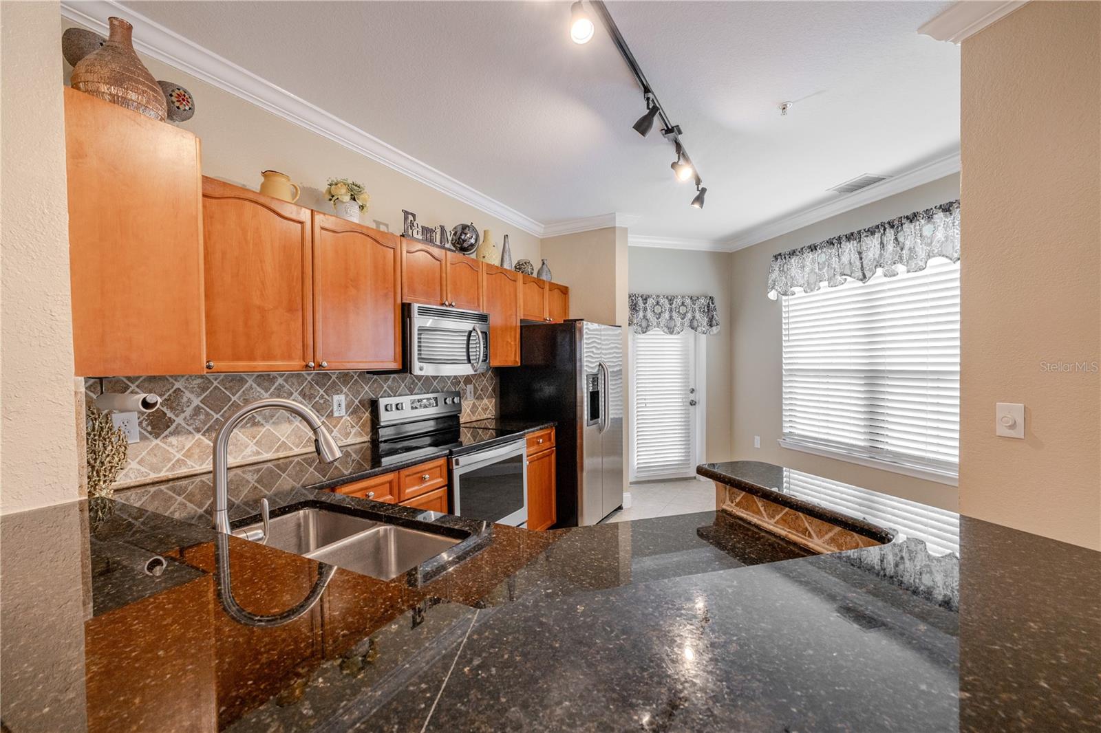 Image 8 of 61 For 2749 Via Cipriani  1010b