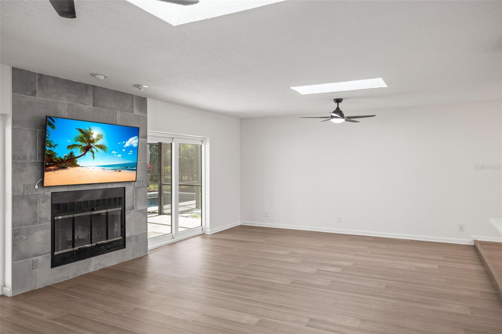 Image 20 of 55 For 1869 Marla Court