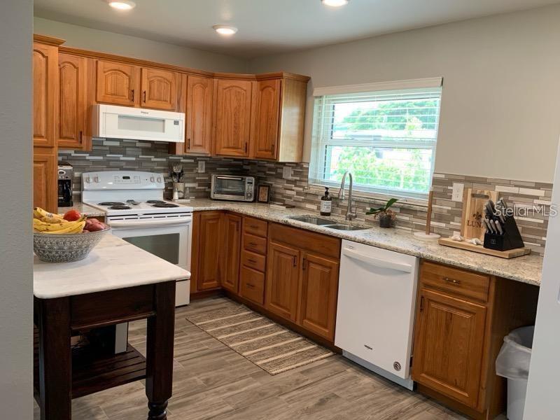 Image 3 of 14 For 527 Eastview Road