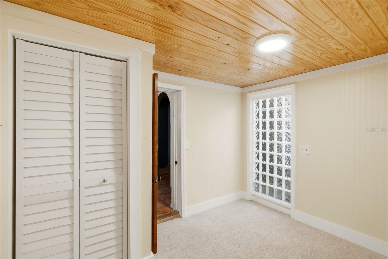 Image 28 of 59 For 4701 3rd Avenue S