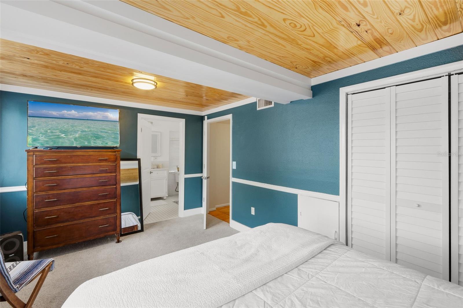 Image 33 of 59 For 4701 3rd Avenue S