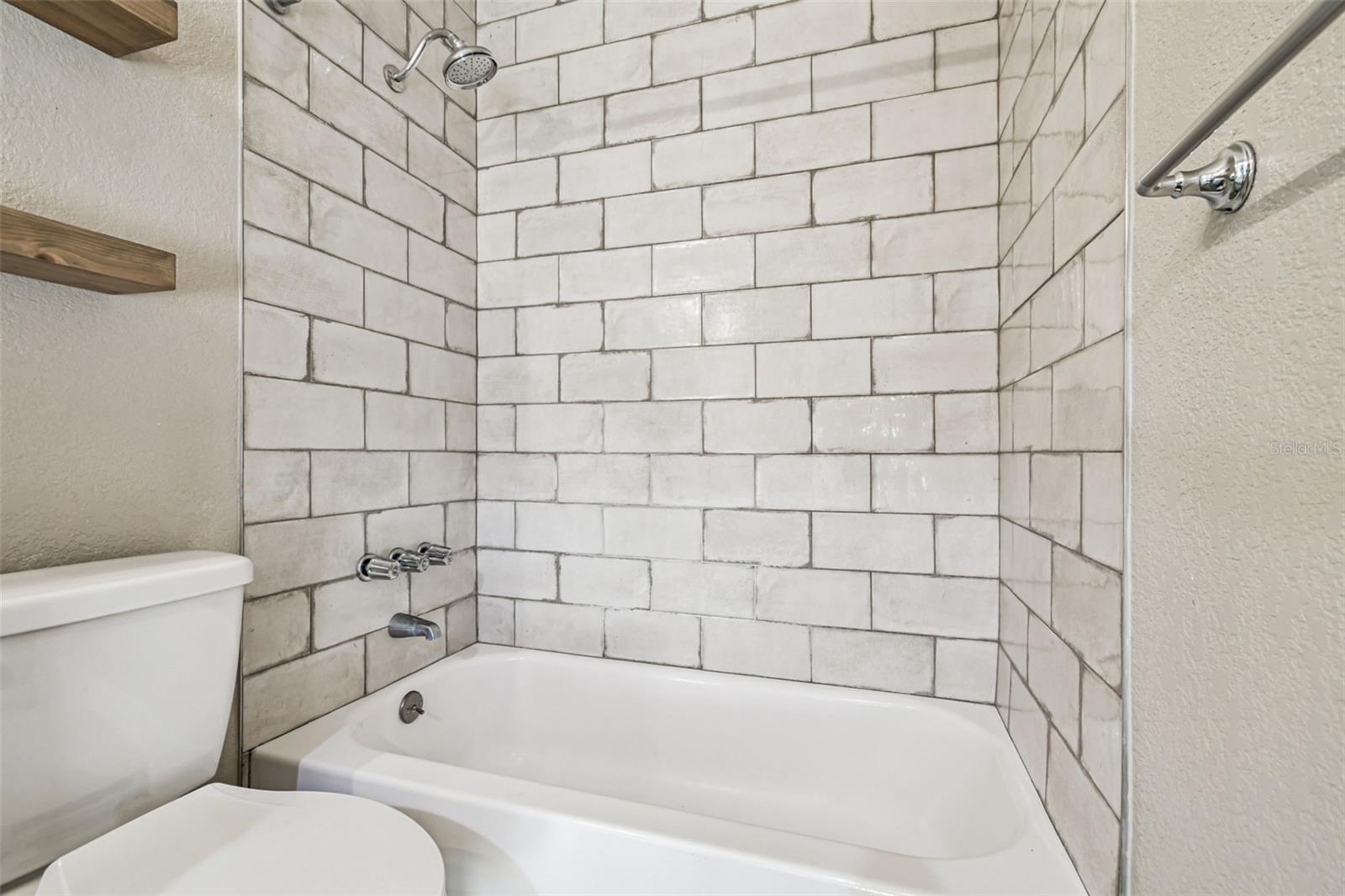 Image 11 of 21 For 13691 Orange Sunset Drive 201