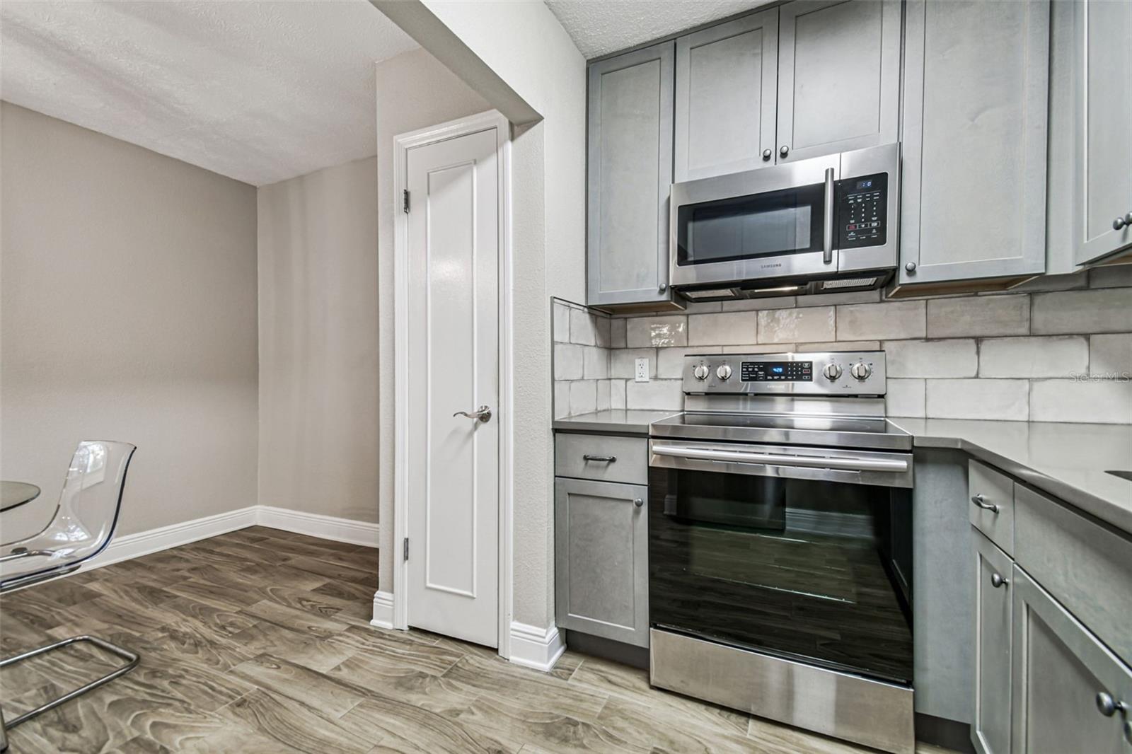 Image 5 of 21 For 13691 Orange Sunset Drive 201