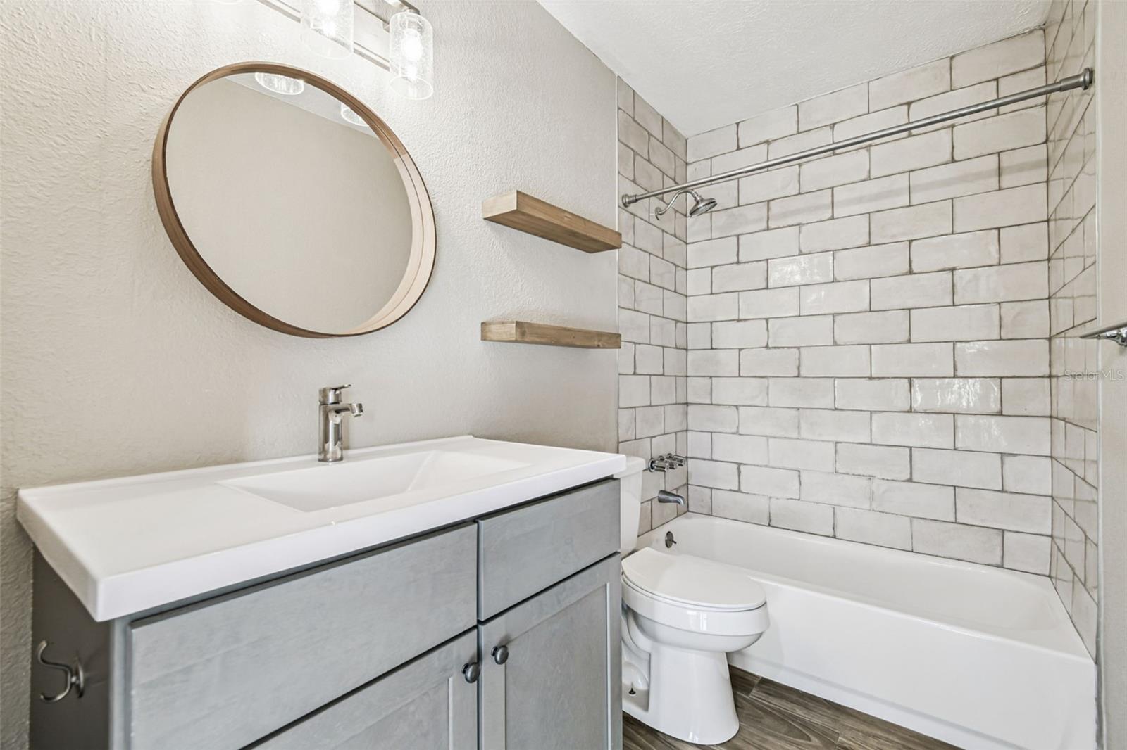 Image 9 of 21 For 13691 Orange Sunset Drive 201