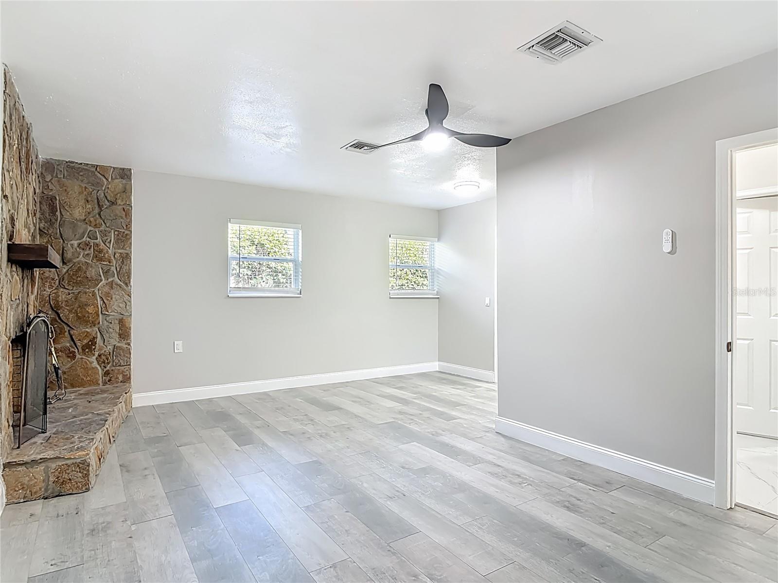 Image 19 of 38 For 31440 Prestwick Avenue