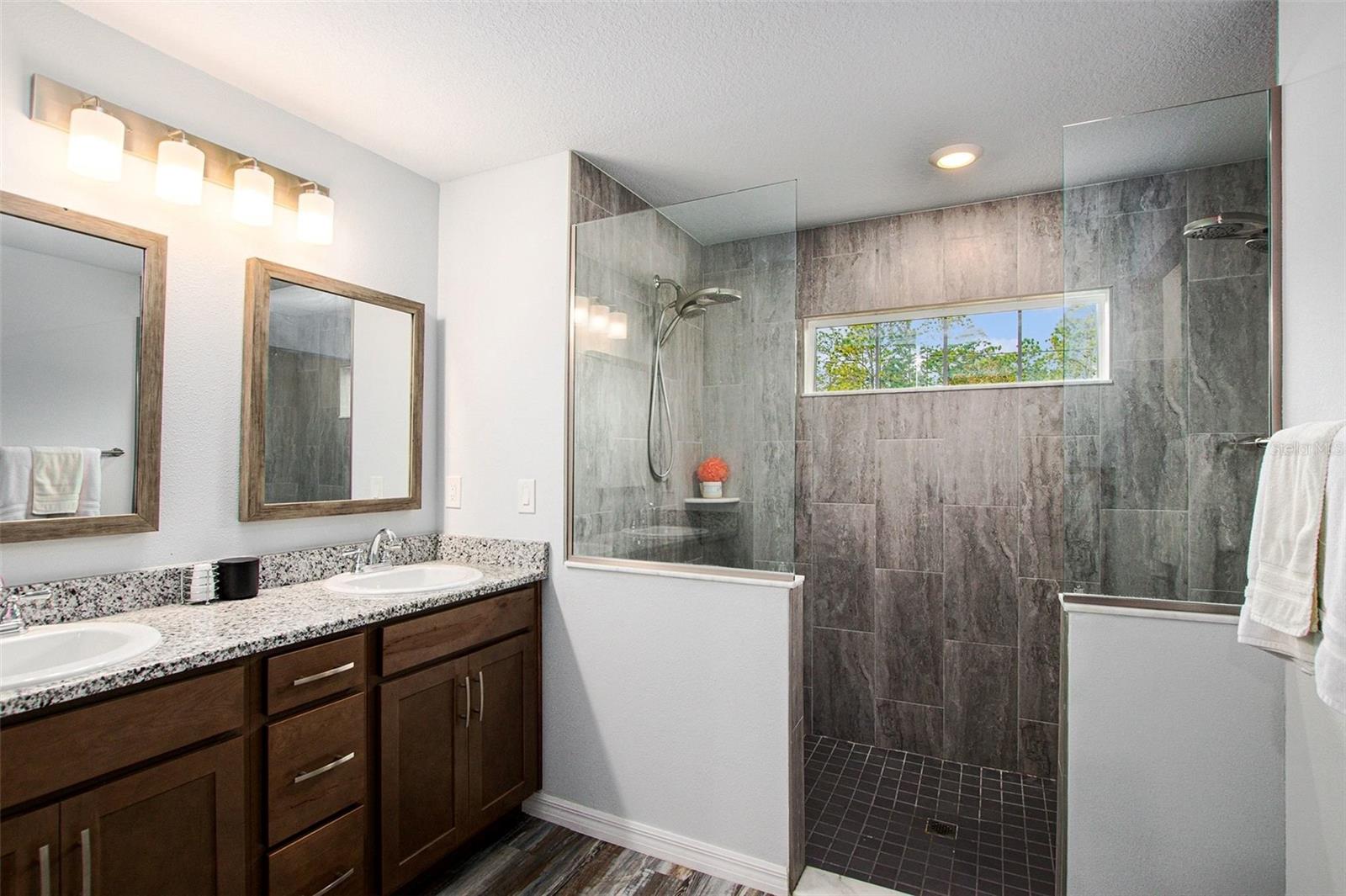 Image 19 of 31 For 128 Cypress Boulevard E