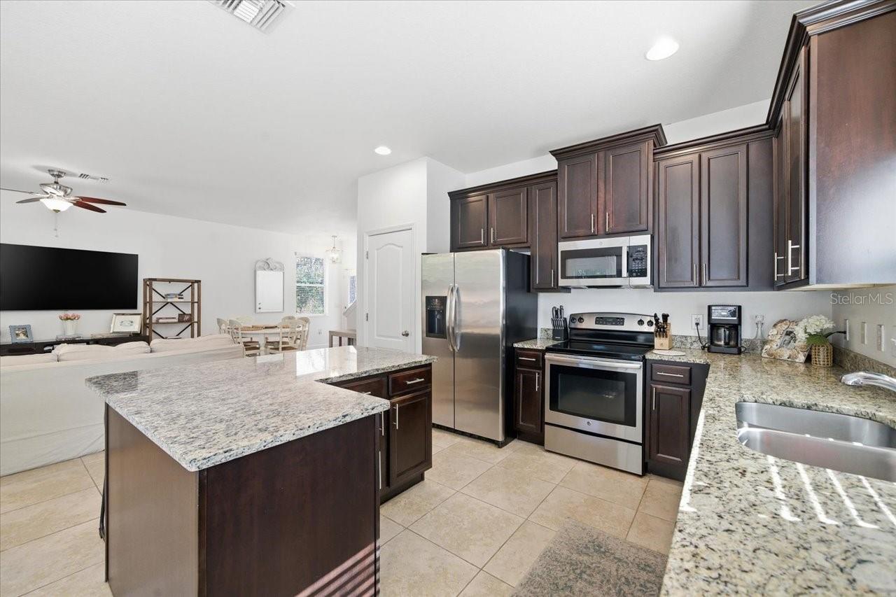 Image 9 of 33 For 12330 Rome Avenue