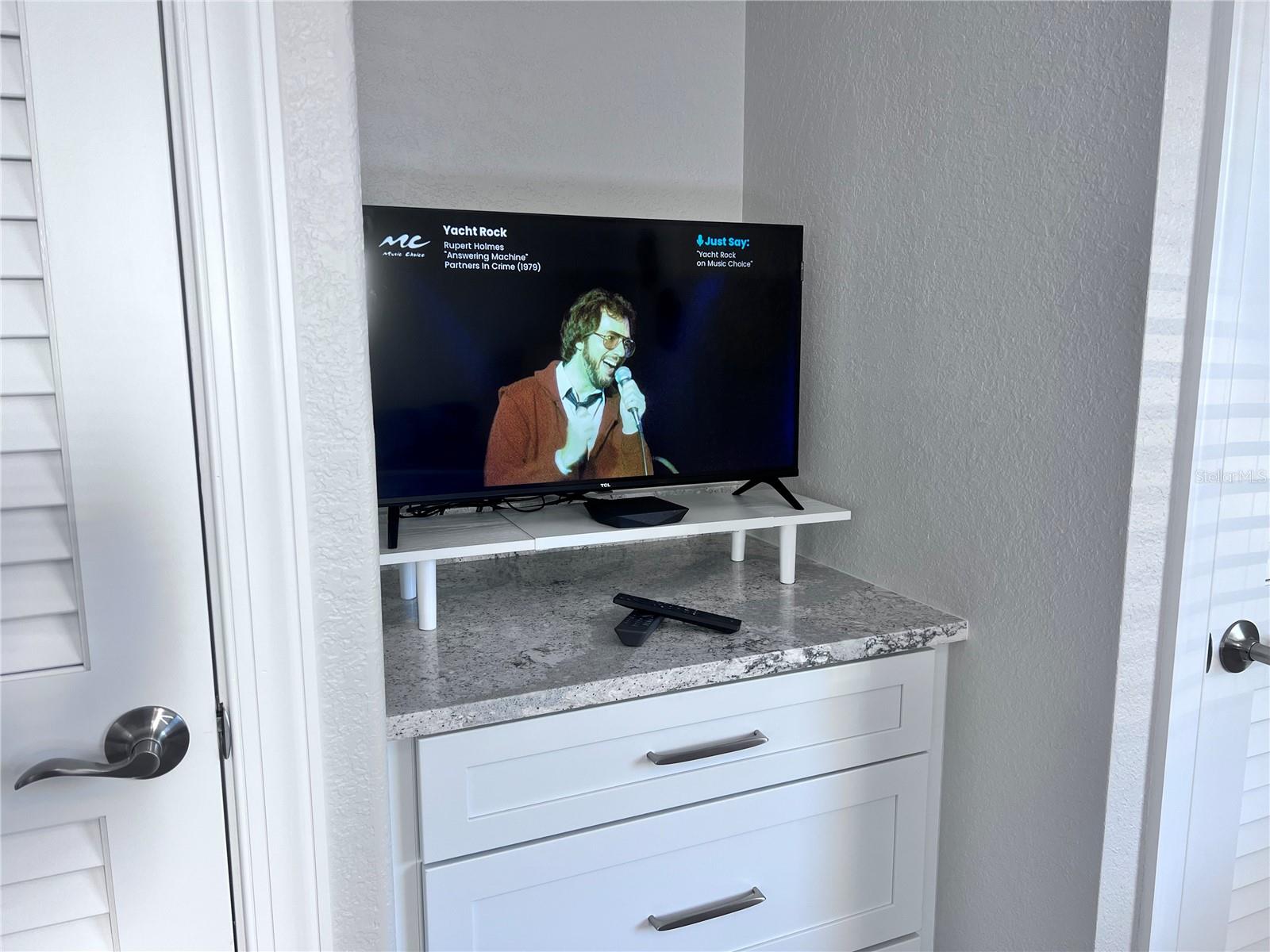 Image 13 of 22 For 6154 Midnight Pass Road A11