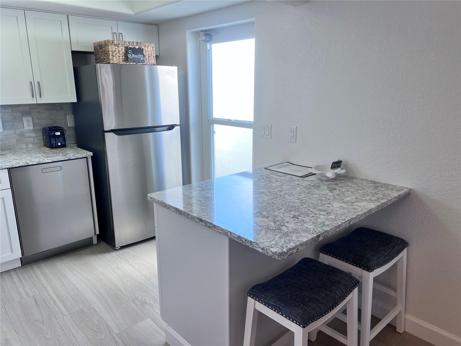 Image 3 of 22 For 6154 Midnight Pass Road A11