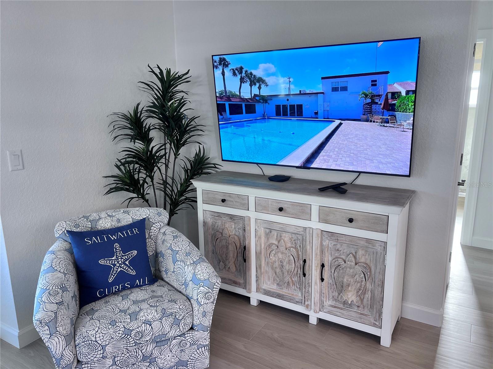 Image 7 of 22 For 6154 Midnight Pass Road A11