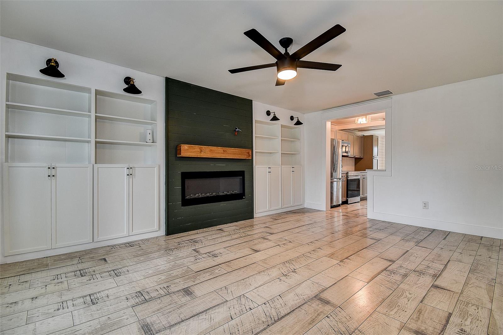 Image 15 of 57 For 7190 64th Way N