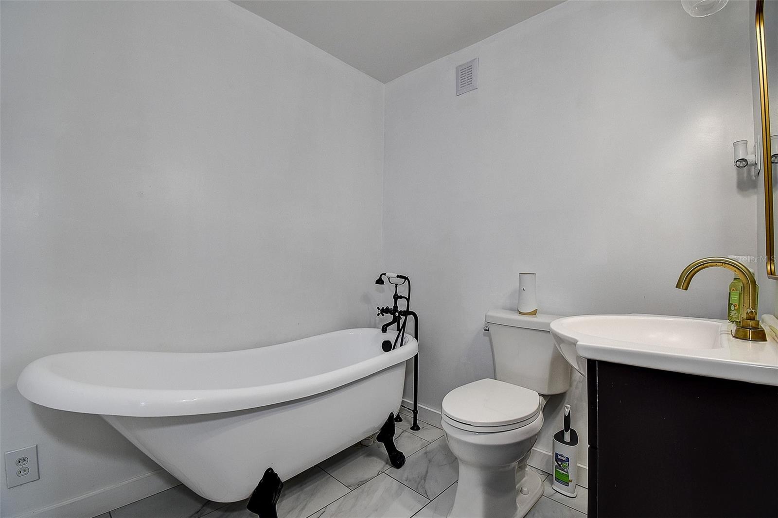 Image 24 of 57 For 7190 64th Way N