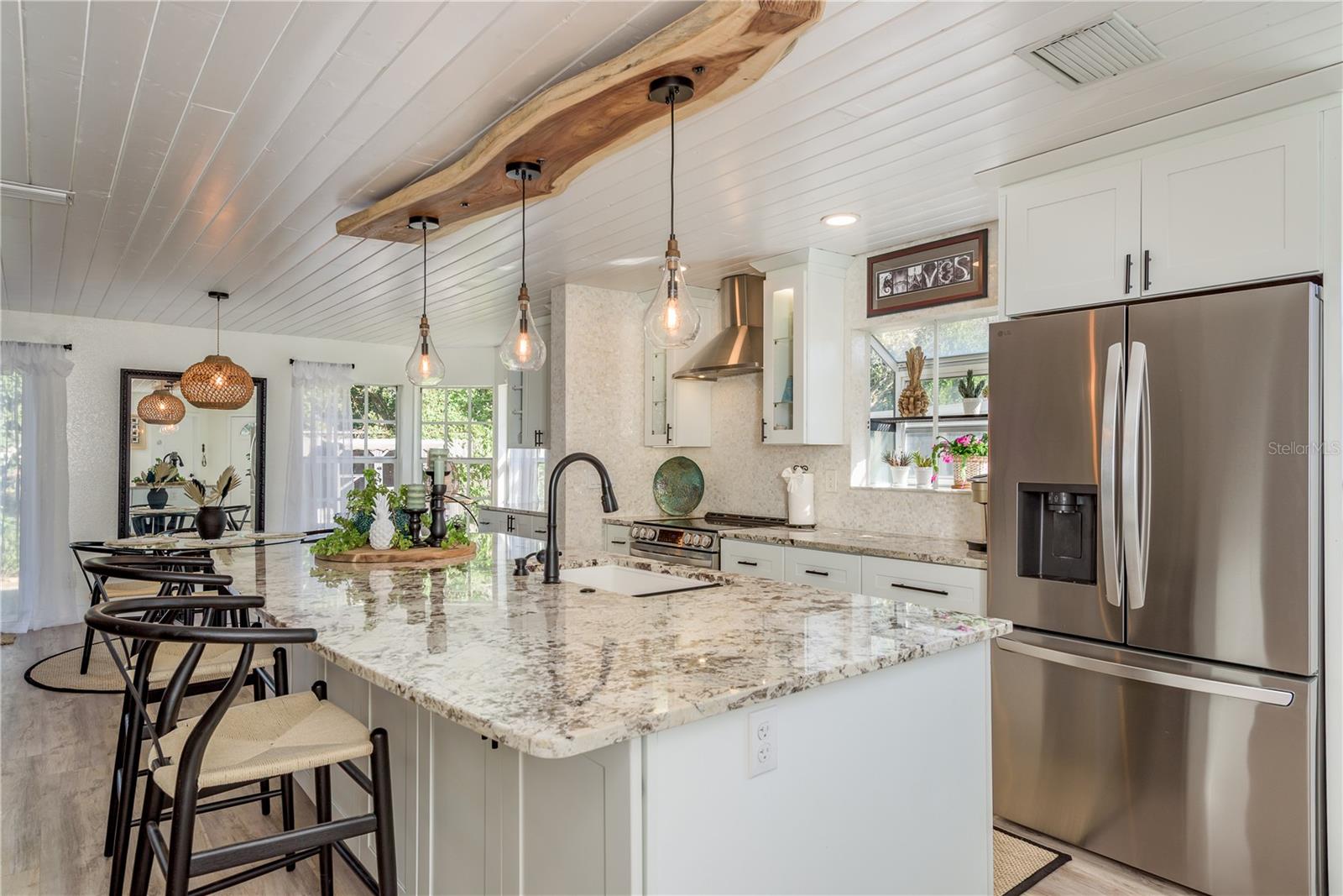 Image 11 of 52 For 11722 Currie Lane D1