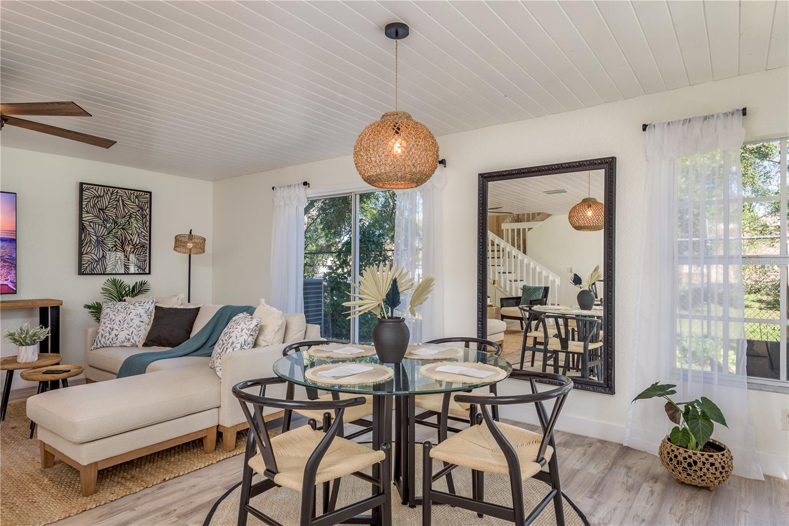 Image 17 of 52 For 11722 Currie Lane D1