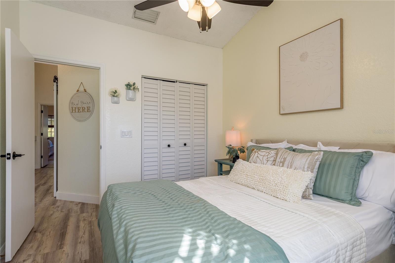 Image 29 of 52 For 11722 Currie Lane D1