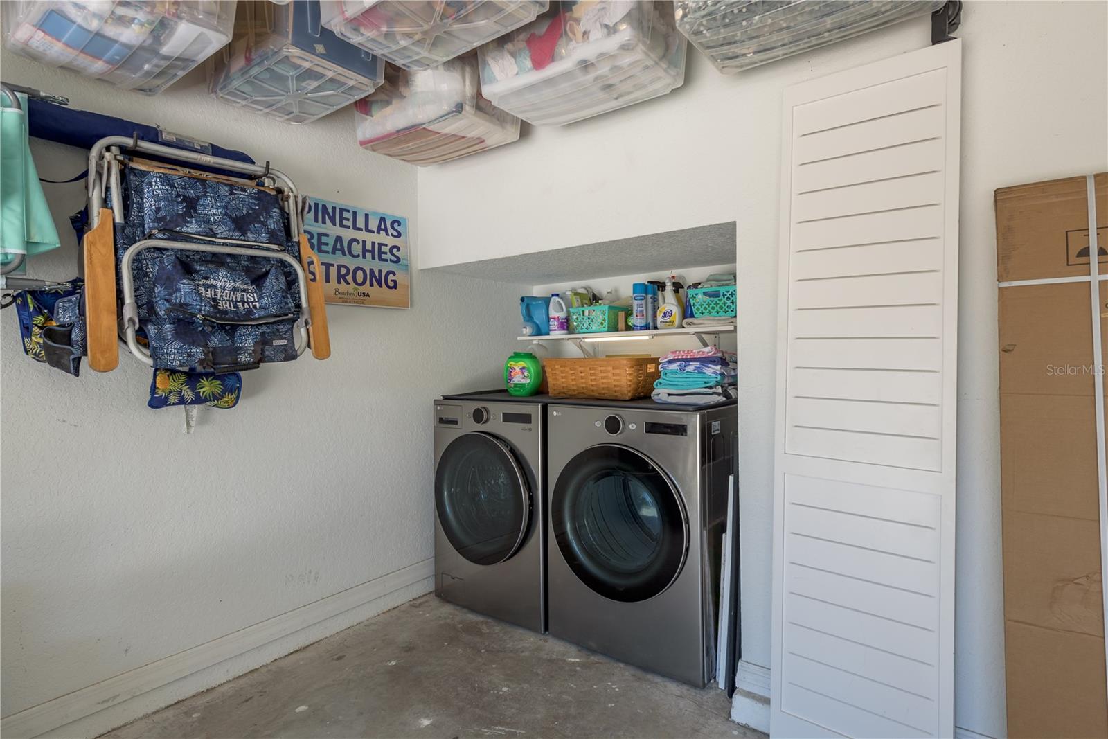 Image 33 of 52 For 11722 Currie Lane D1