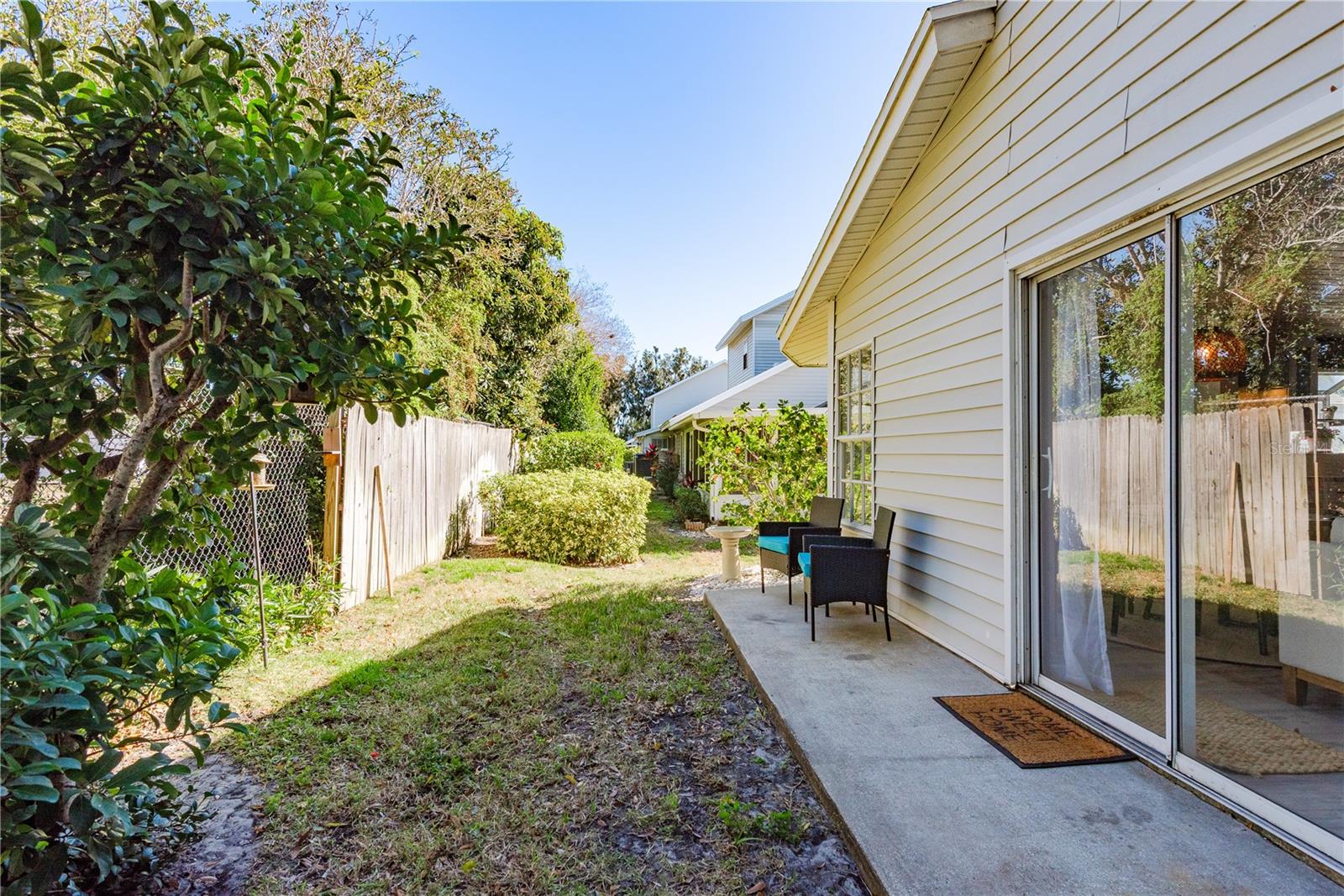 Image 35 of 52 For 11722 Currie Lane D1