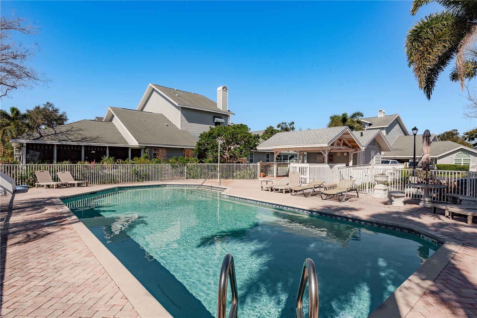 Image 36 of 52 For 11722 Currie Lane D1