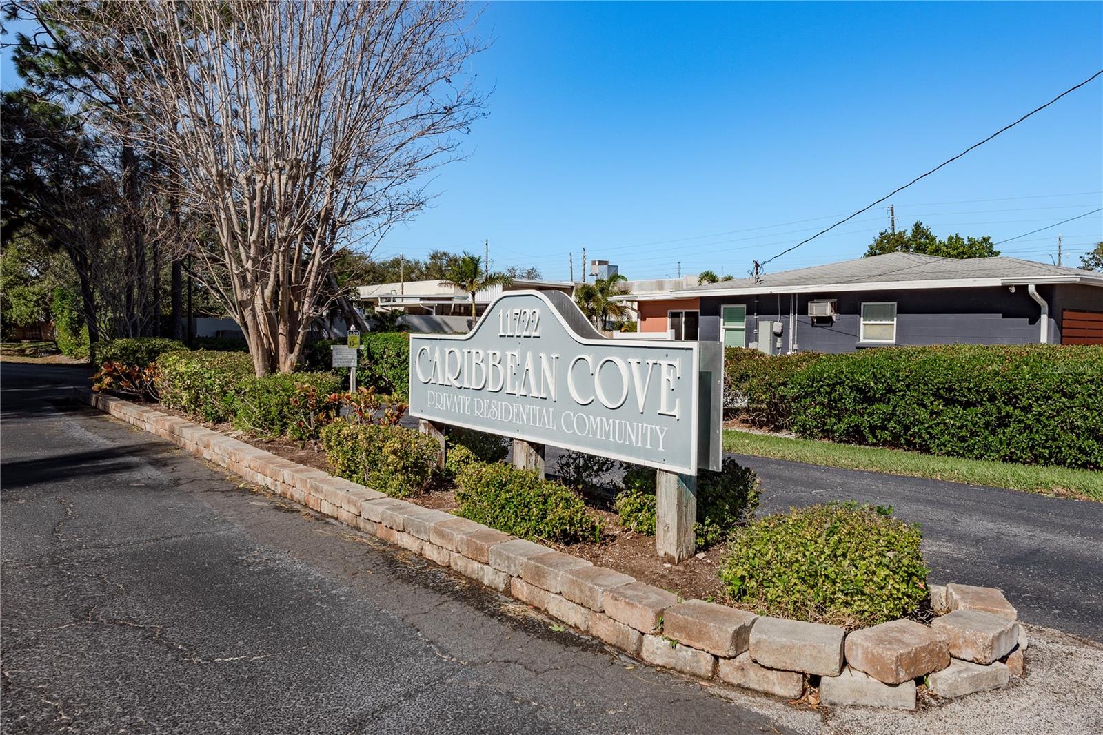 Image 38 of 52 For 11722 Currie Lane D1