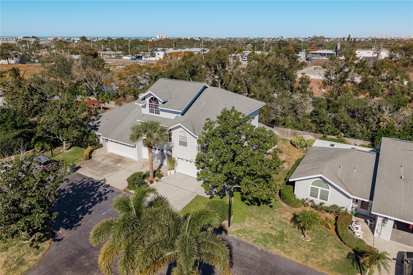 Image 42 of 52 For 11722 Currie Lane D1