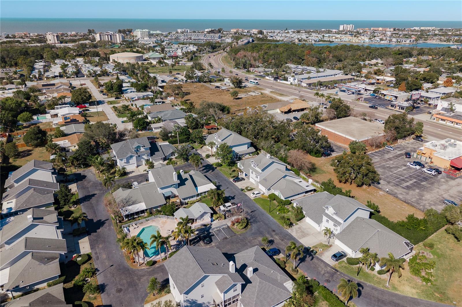 Image 45 of 52 For 11722 Currie Lane D1