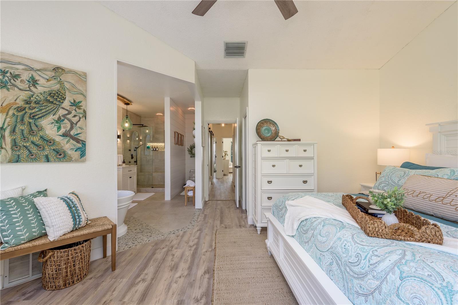 Image 6 of 52 For 11722 Currie Lane D1