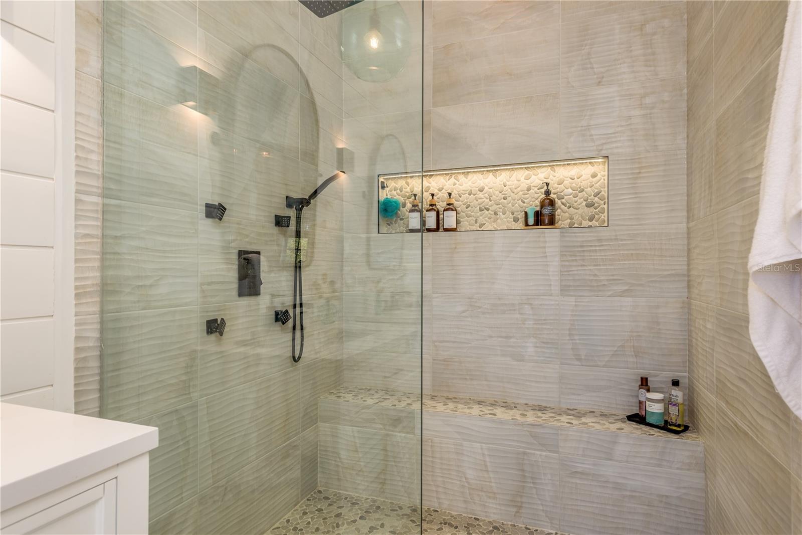 Image 8 of 52 For 11722 Currie Lane D1