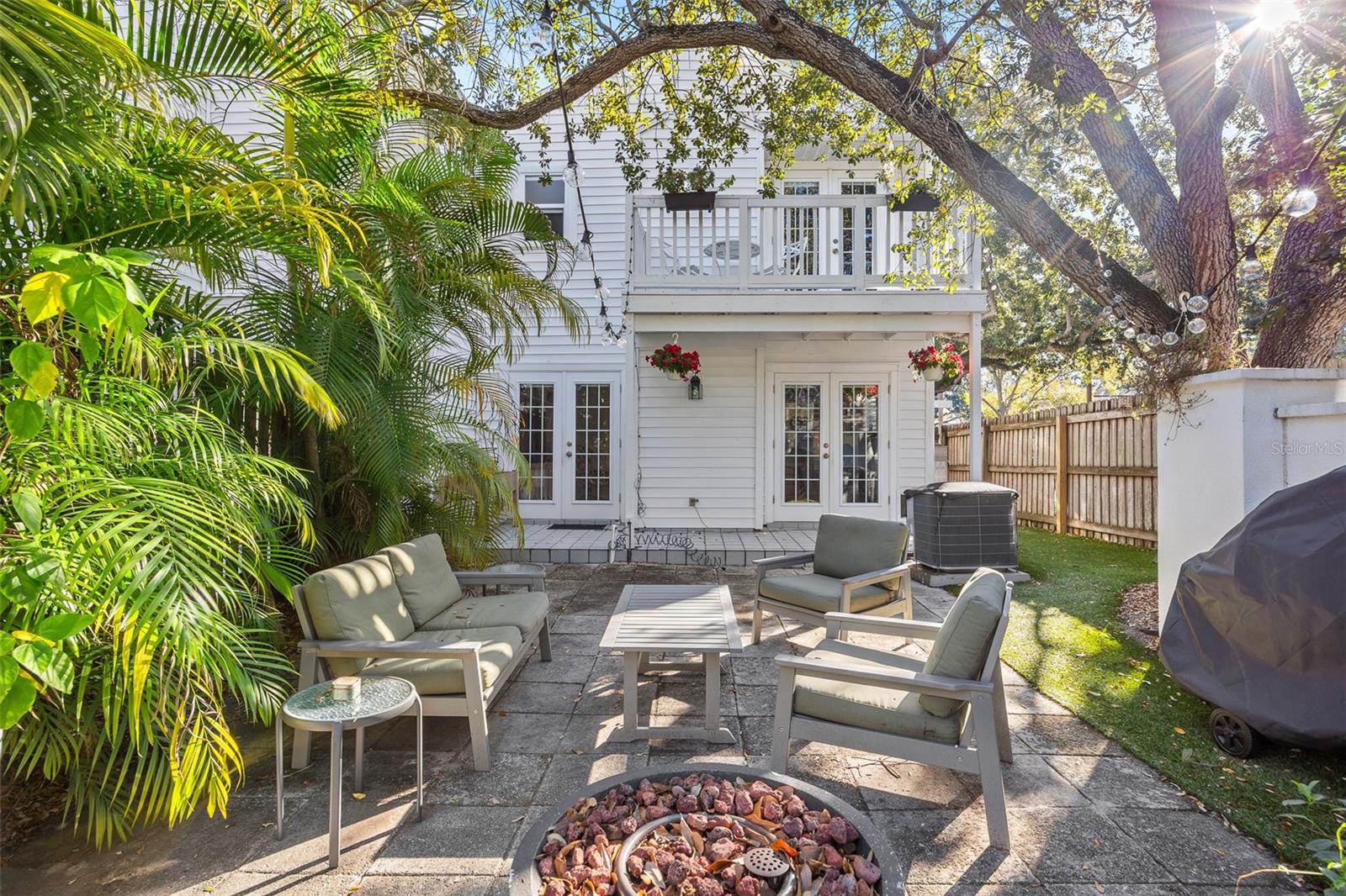 Image 11 of 31 For 5300 Bayshore Boulevard A1