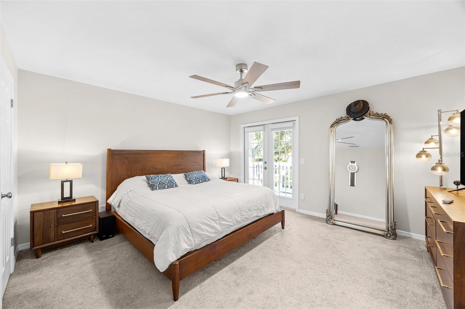 Image 18 of 31 For 5300 Bayshore Boulevard A1