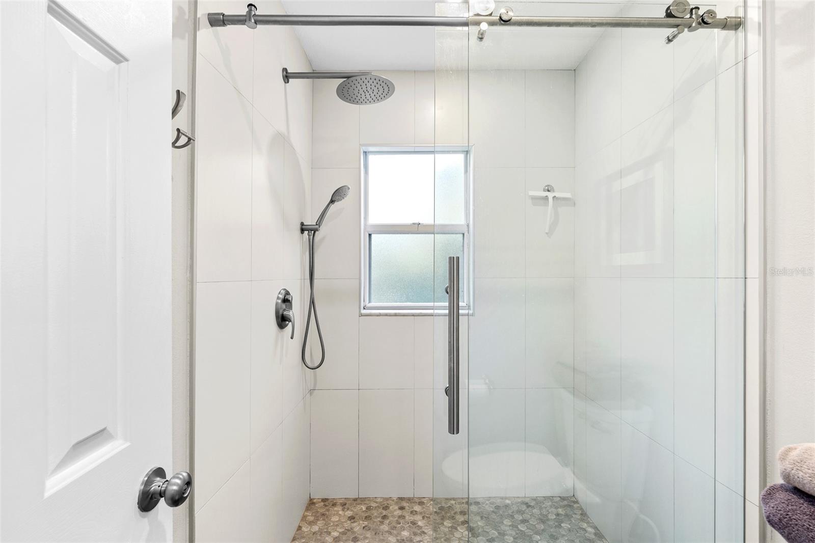 Image 23 of 31 For 5300 Bayshore Boulevard A1