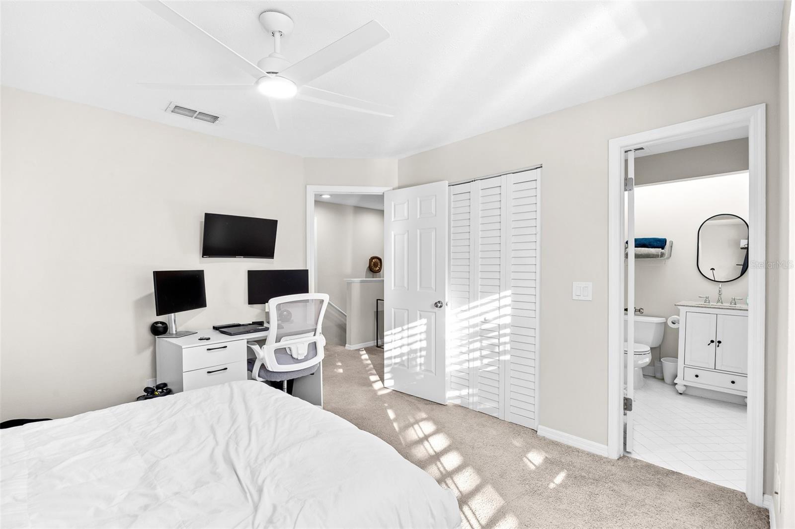 Image 25 of 31 For 5300 Bayshore Boulevard A1