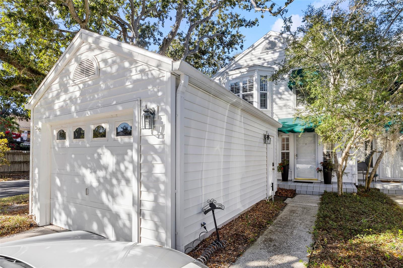 Image 3 of 31 For 5300 Bayshore Boulevard A1