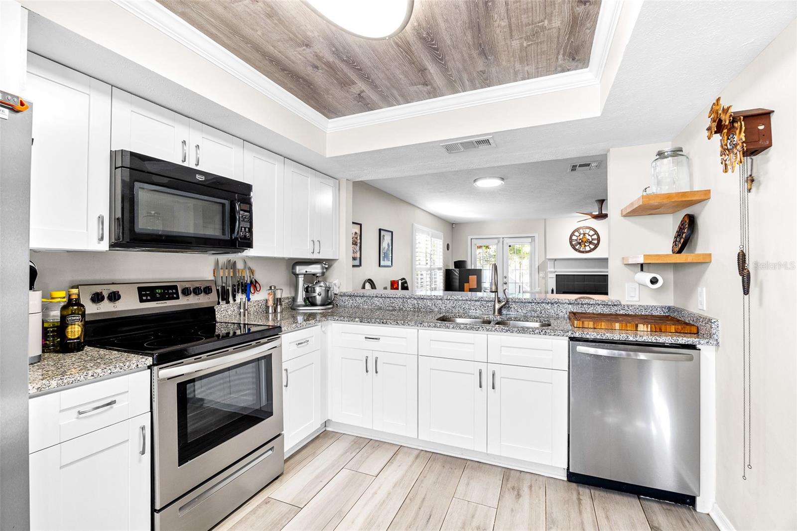 Image 8 of 31 For 5300 Bayshore Boulevard A1