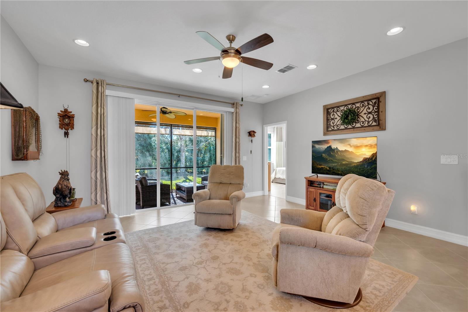 Image 14 of 40 For 15814 Aurora Lake Circle