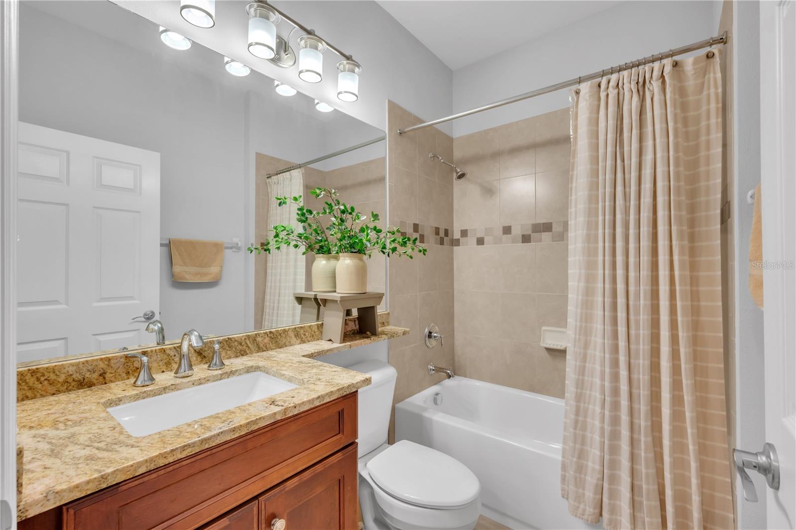 Image 21 of 40 For 15814 Aurora Lake Circle