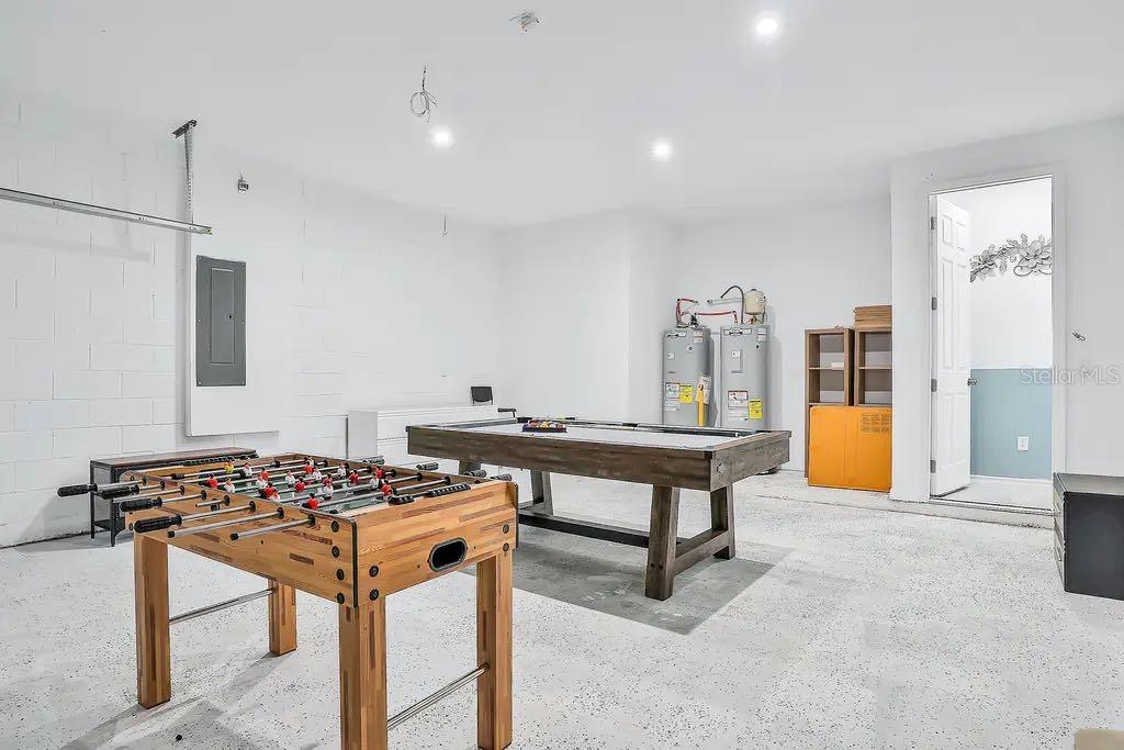 Image 11 of 37 For 8906 Caroline Bay Court