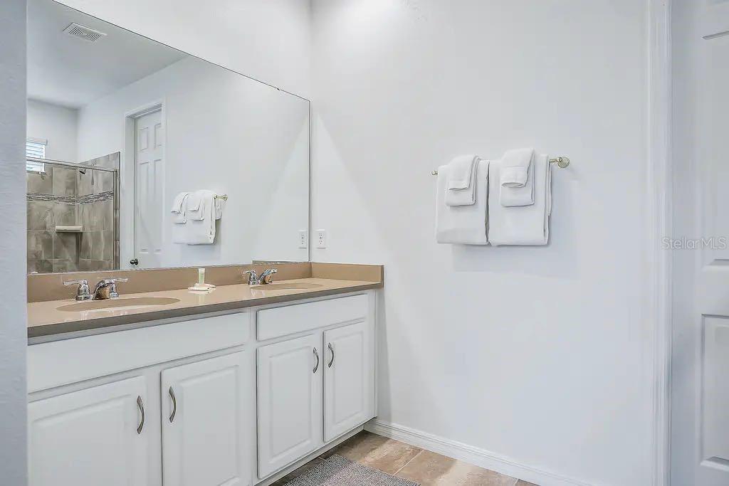 Image 20 of 37 For 8906 Caroline Bay Court