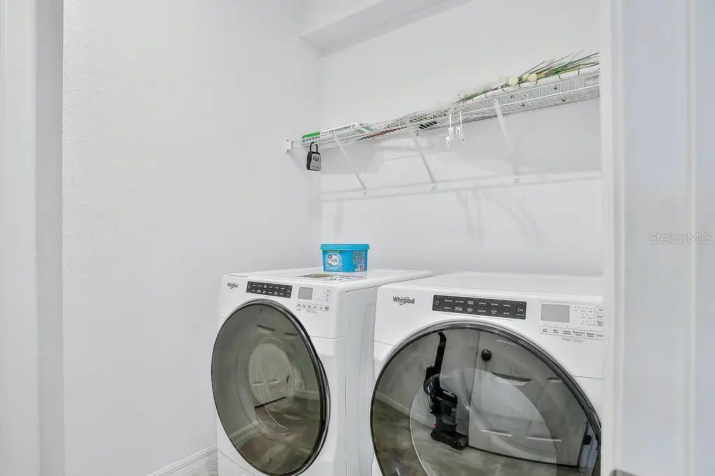 Image 21 of 37 For 8906 Caroline Bay Court