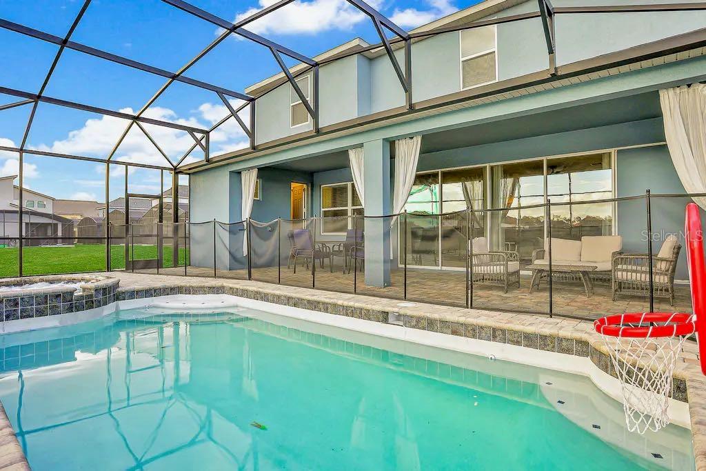 Image 24 of 37 For 8906 Caroline Bay Court