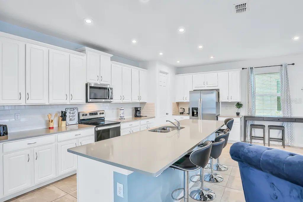 Image 6 of 37 For 8906 Caroline Bay Court