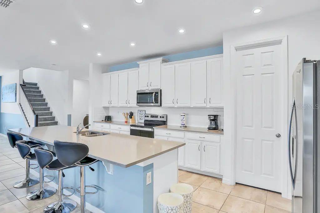 Image 7 of 37 For 8906 Caroline Bay Court