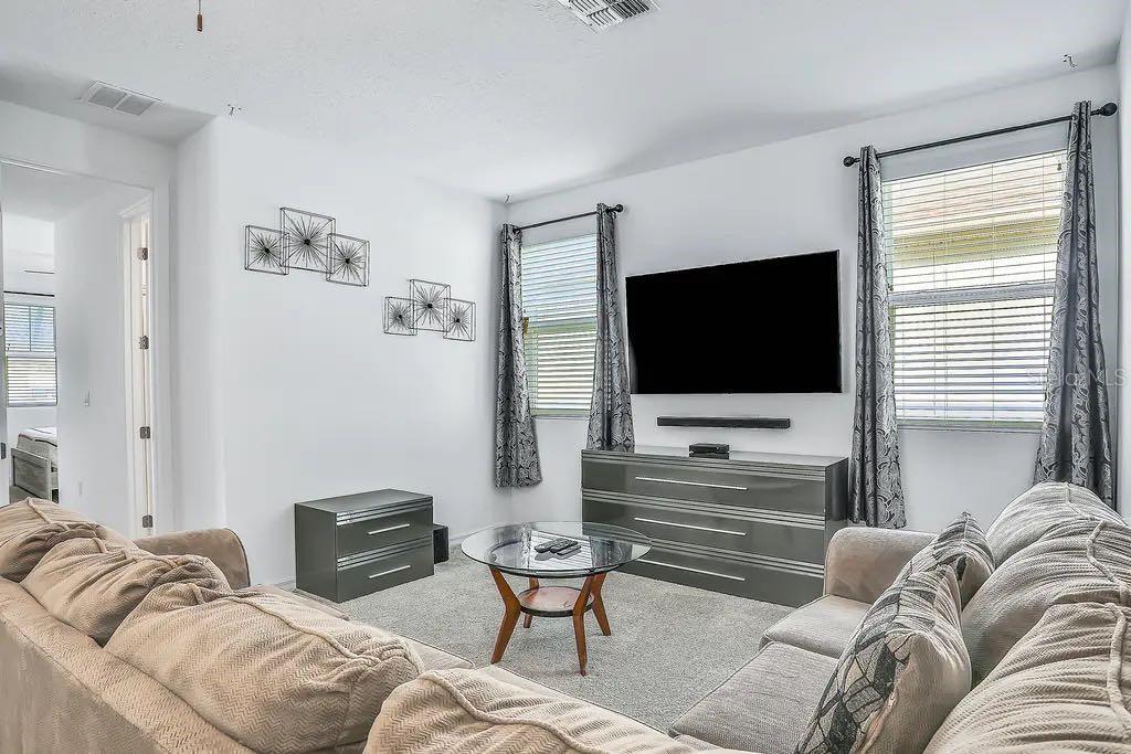 Image 8 of 37 For 8906 Caroline Bay Court