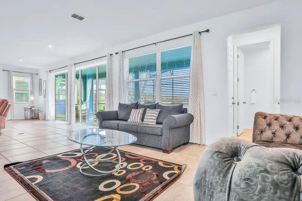 Image 9 of 37 For 8906 Caroline Bay Court